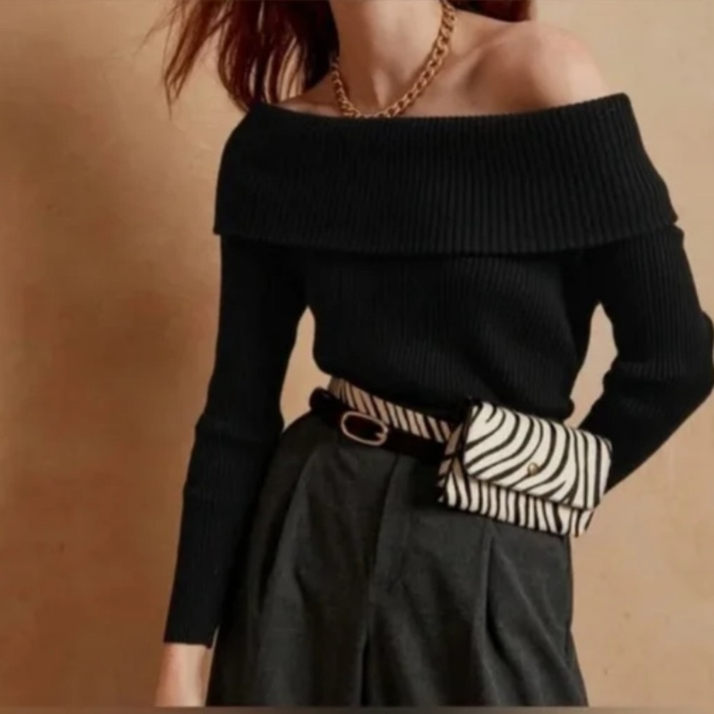 Banana republic Off the shoulder sweater size medium